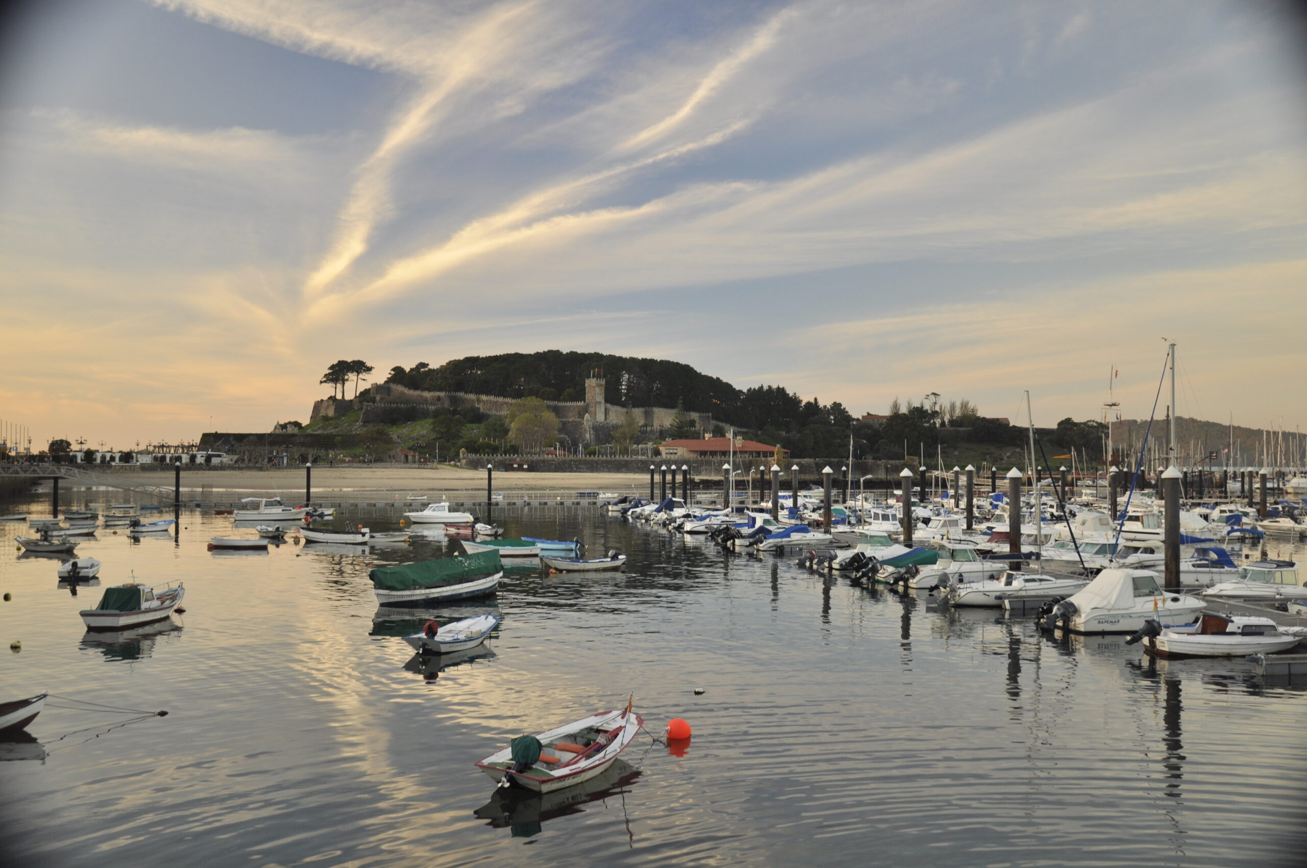 Baiona – wszędzie morze, wyspy, kamień i wino