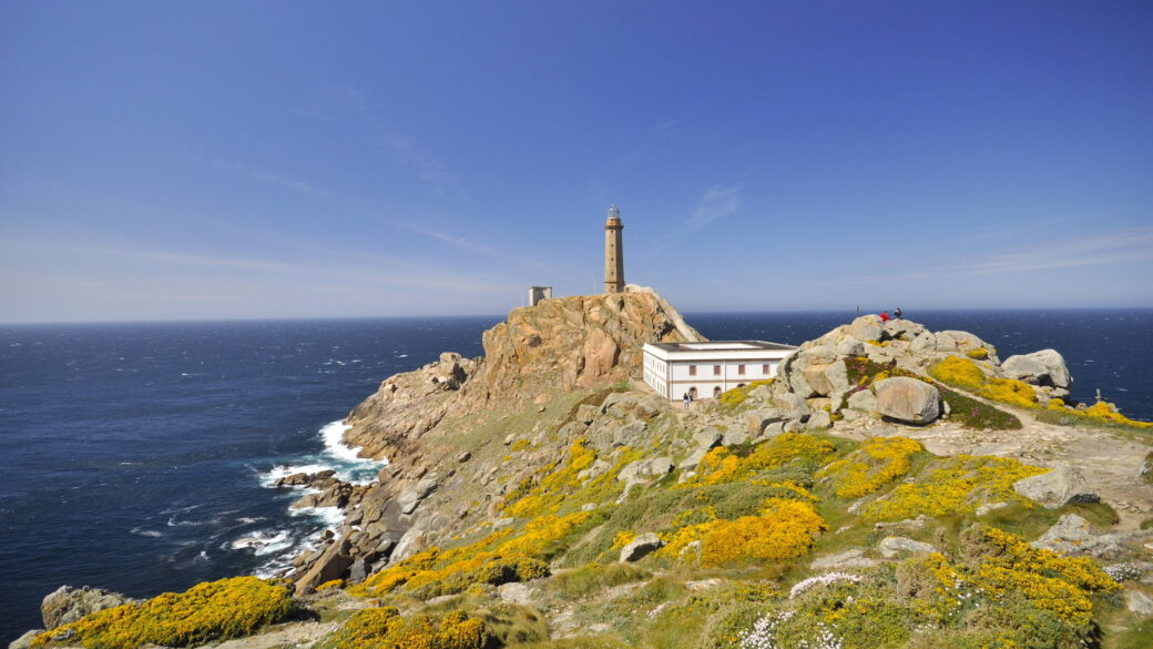 Faro de Cabo Vilan- imponująca latarnia na wybrzeżu „Costa da Morte” (Wybrzeże Śmierci)