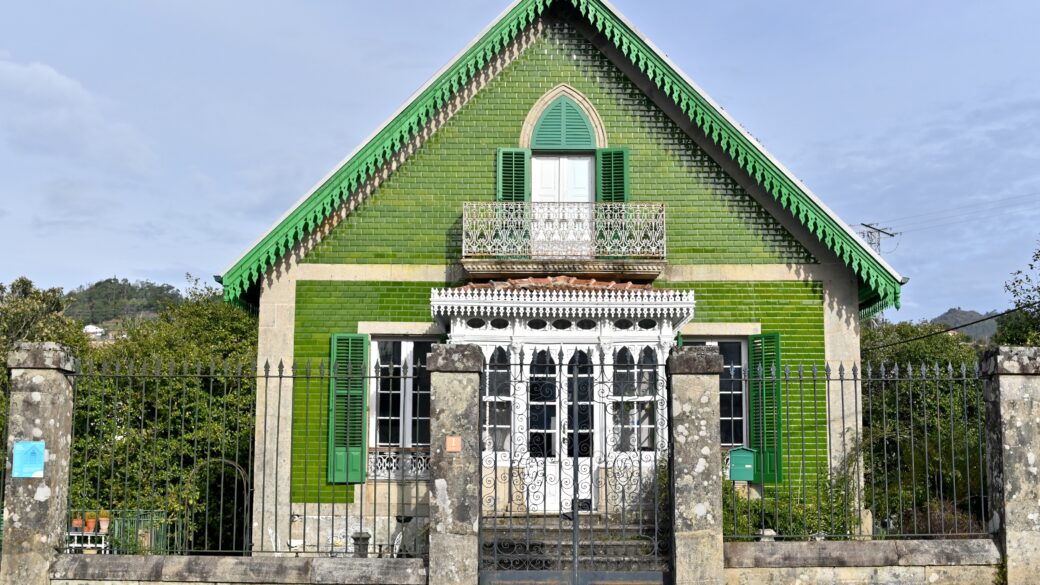 Galicja z duszą Ameryki: spacer po domach Indianos w Ponte Caldelas